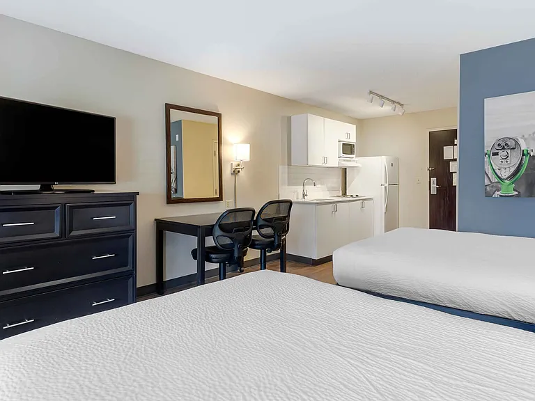 Studio Suite - 2 Full Beds