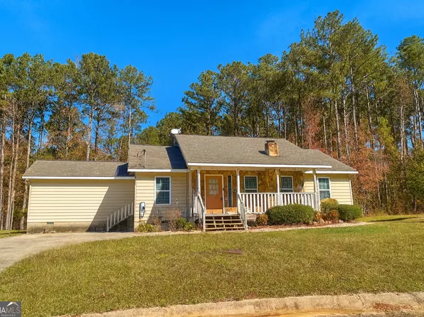 77 Cordwood St, Manchester, GA 31816