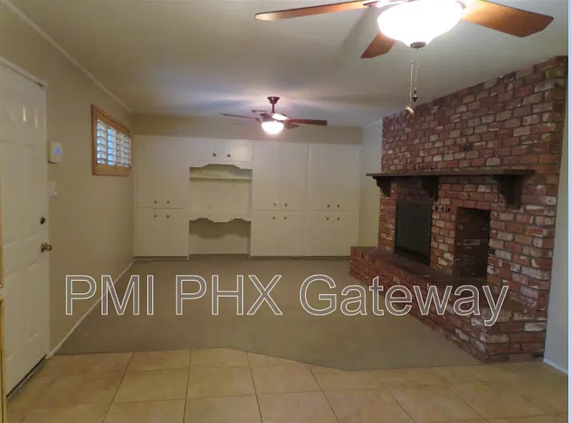 Papago Parkway — Photo 3