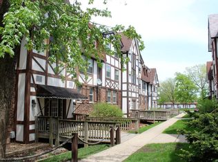 9431 S 86th Ct APT 3E, Hickory Hills, IL