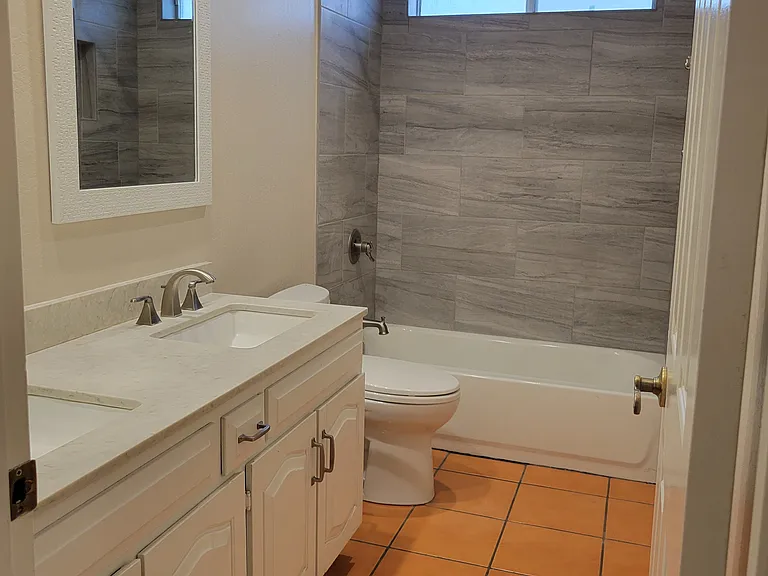 1642 E Carmen St — Photo 30