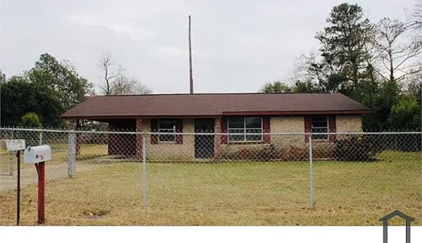 4 bed, 1110 sqft, $1,690 — Photo 1