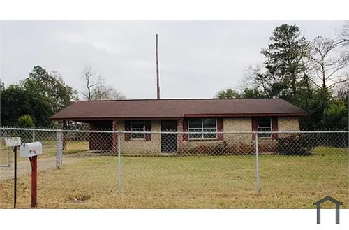 2406 Carpenter Ave Photo 1