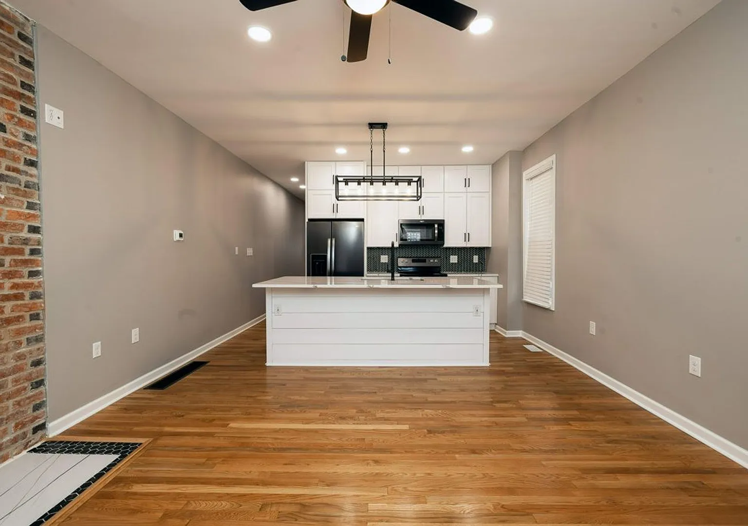 Summit St 1659-1661 MLR — Photo 3