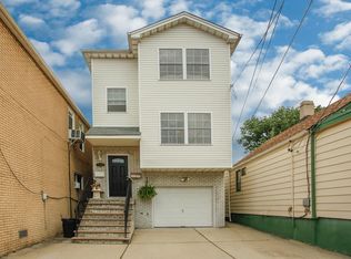 87 Cottage St, Bayonne, NJ 07002