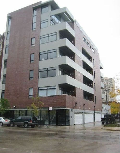 1st image of 834 W Montrose Ave #P5