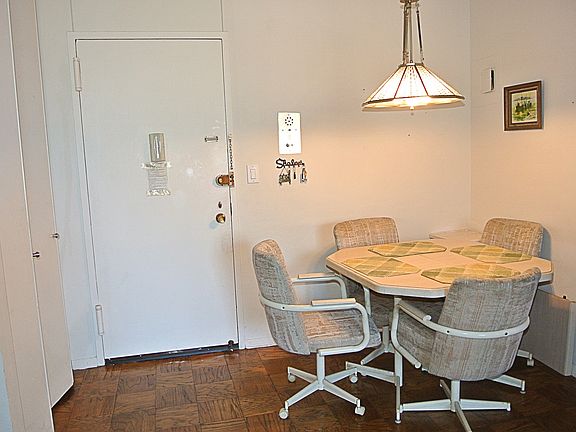 3rd image of 26910 Grand Central Pkwy APT 2M