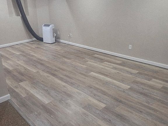 4th image of 204 1/2 N Spruce St #3B
