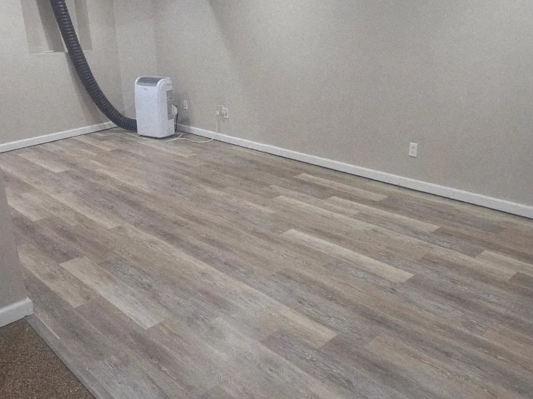 204 1/2 N Spruce St #3B — Photo 4