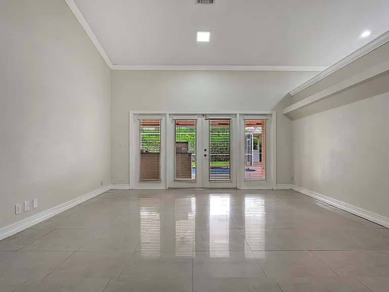 10080 NW 53rd Ct — Photo 12