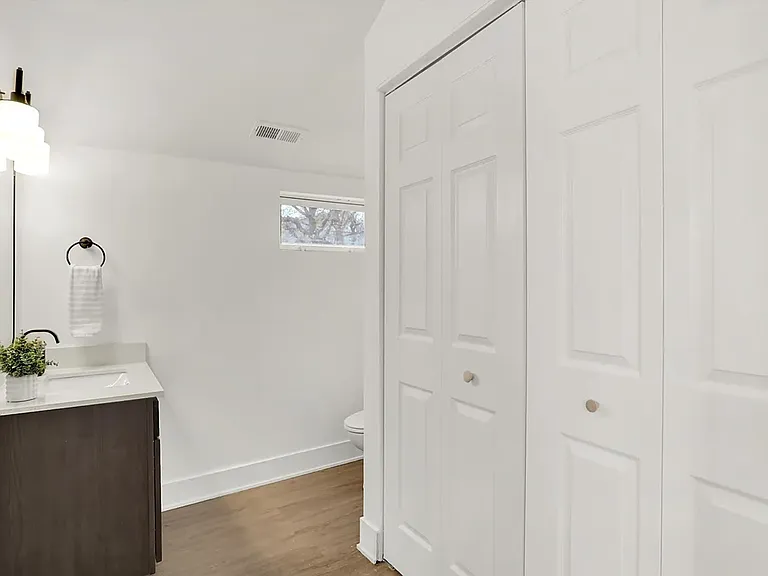 1439 Deloss St — Photo 12