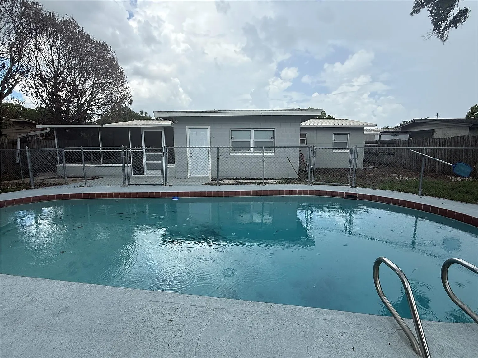 3 bed, 1230 sqft, $2,200 — Photo 4
