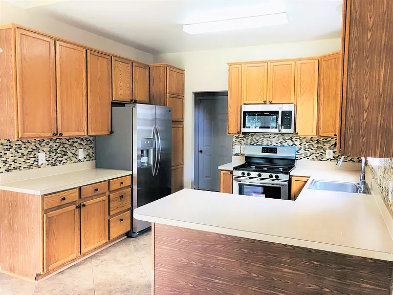 11 Catherine Ln — Photo 12