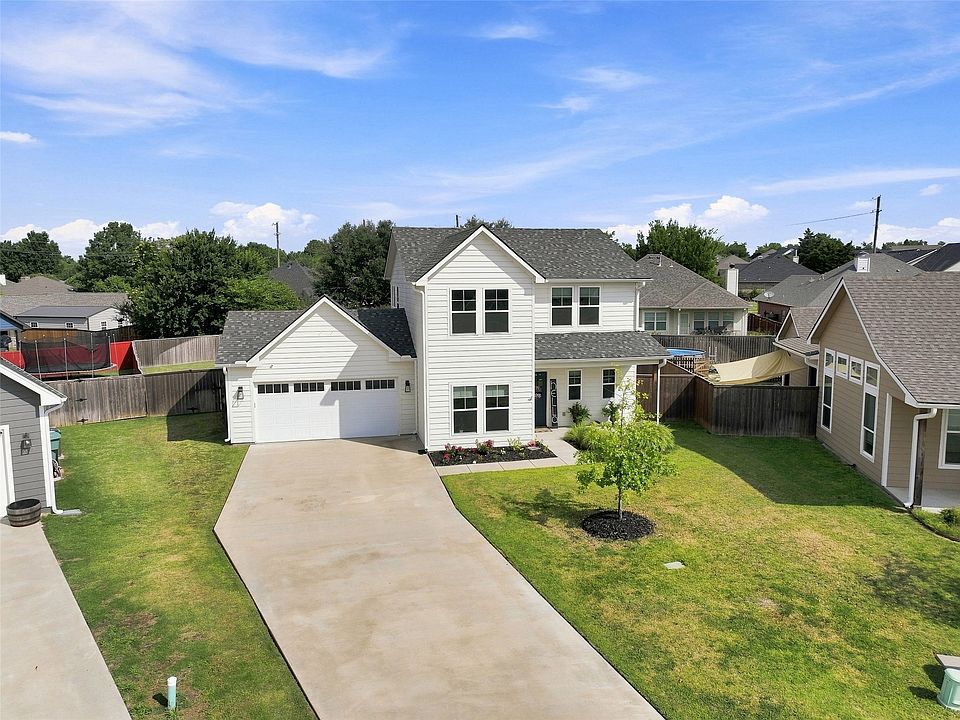 1st image of 403 Sonoma Ct
