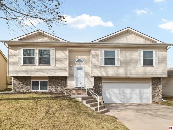 7958 Bondesson St, Omaha, NE 68122