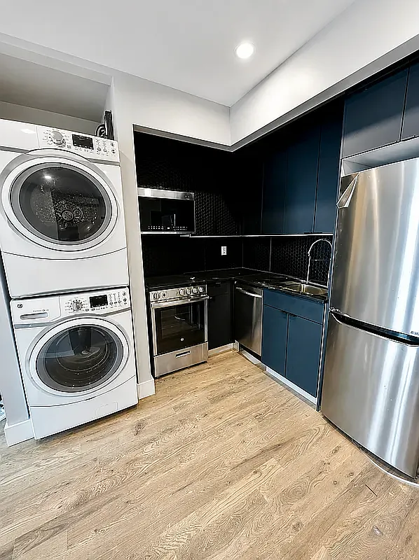 615 East 17th Street — Photo 1