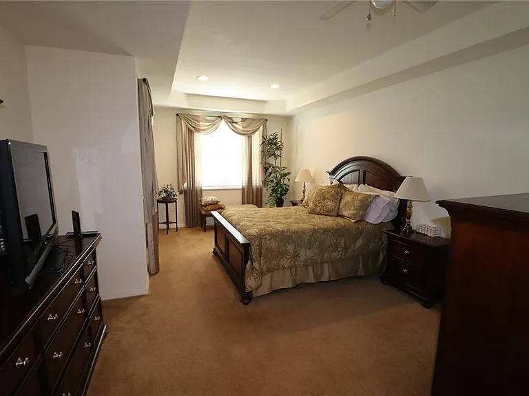 255 W End Dr #2210 — Photo 8