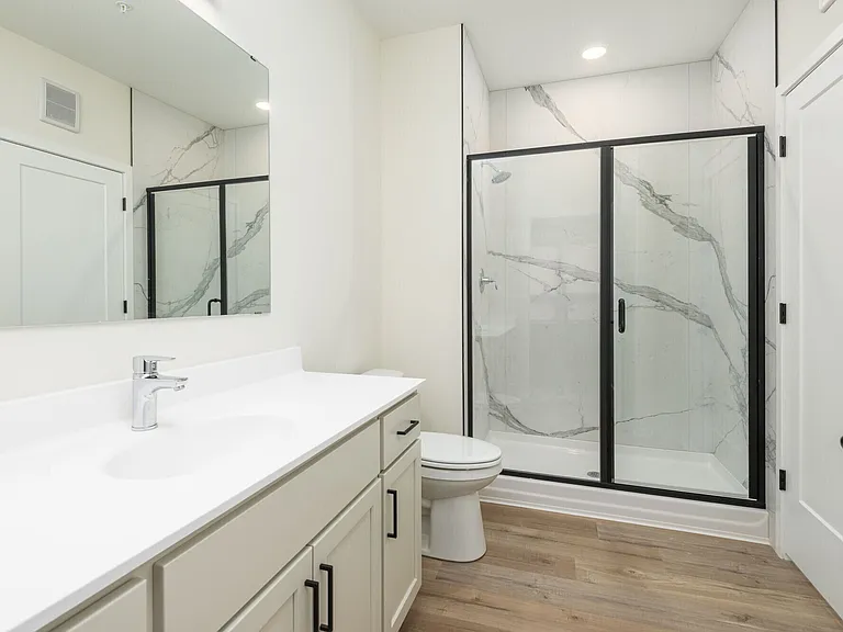 The Uptown Apartments — Photo 18