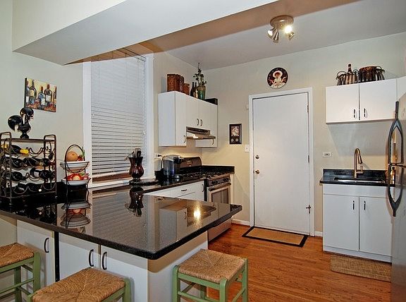 4th image of 2118 W North Ave APT 1S