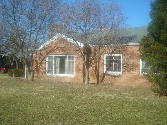 2nd image of 4226 Moore Ave