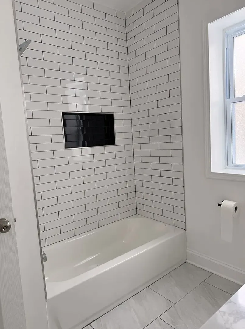 3 bed, 4536 sqft, $2,100 — Photo 4