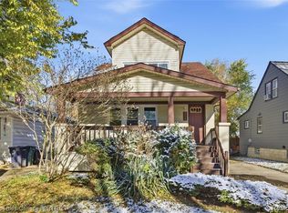 214 Woodsboro Dr Unit 1, Royal Oak, MI 48067