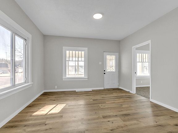2nd image of 812 N Main St