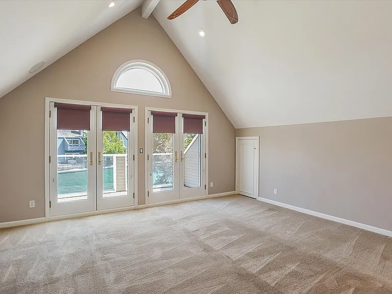 608 Mystic Ln — Photo 32
