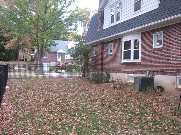 5th image of 2340 Highland St