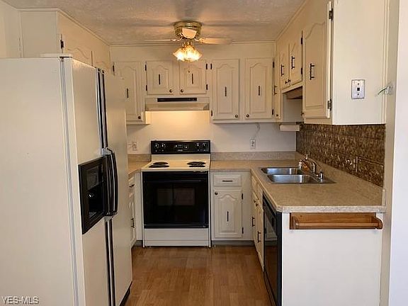 5th image of 7465 Essex Dr Unit 18H