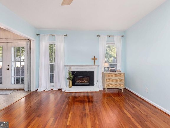 4th image of 1255 Cedar Ave APT 13