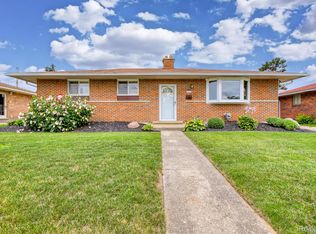 33944 Blackfoot St, Westland, MI 48185