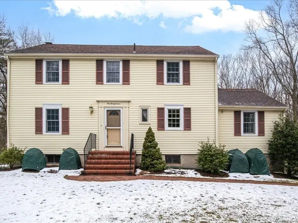 127 Locust Dr, Westwood, MA 02090