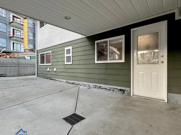 19900 55a Ave, Langley, BC V3A 3X5