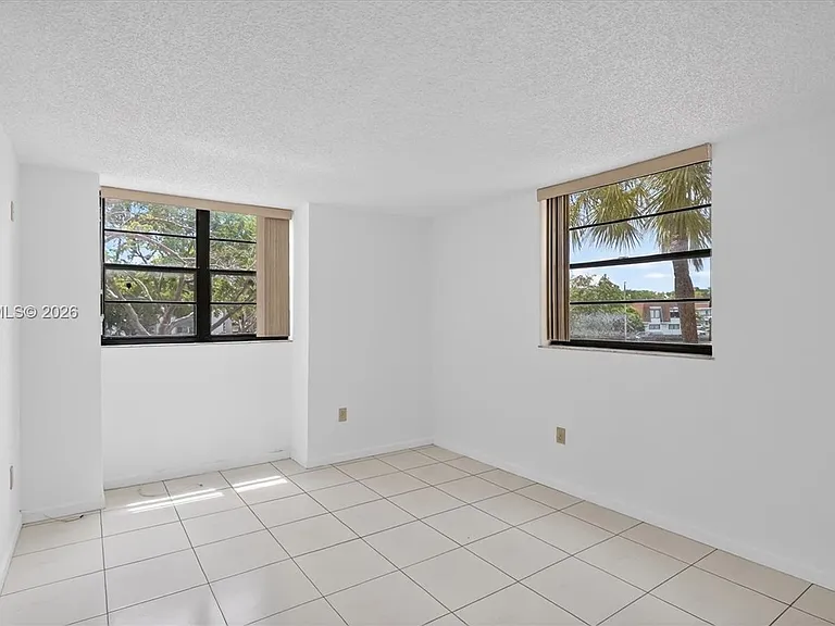 10975 SW 107th St #202 — Photo 8