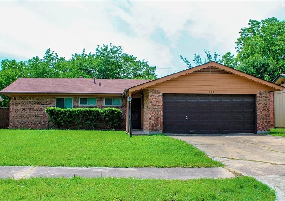 1st image of 729 Blueberry Ln #729