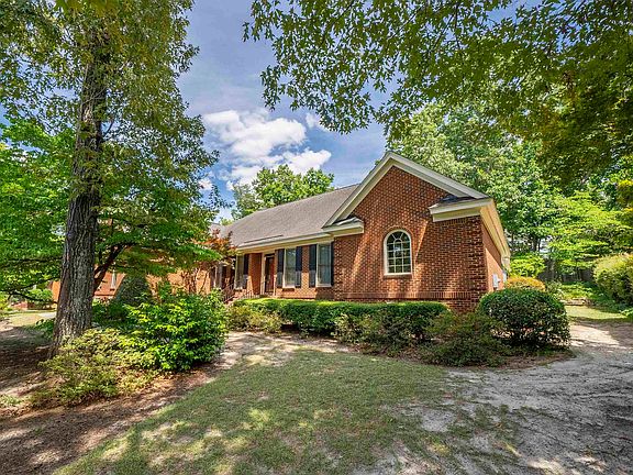 2nd image of 129 Fishers Wood Dr