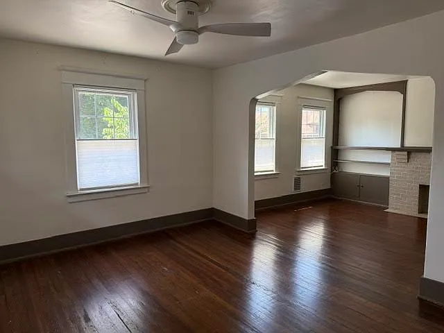 105 Florence Ave — Photo 9