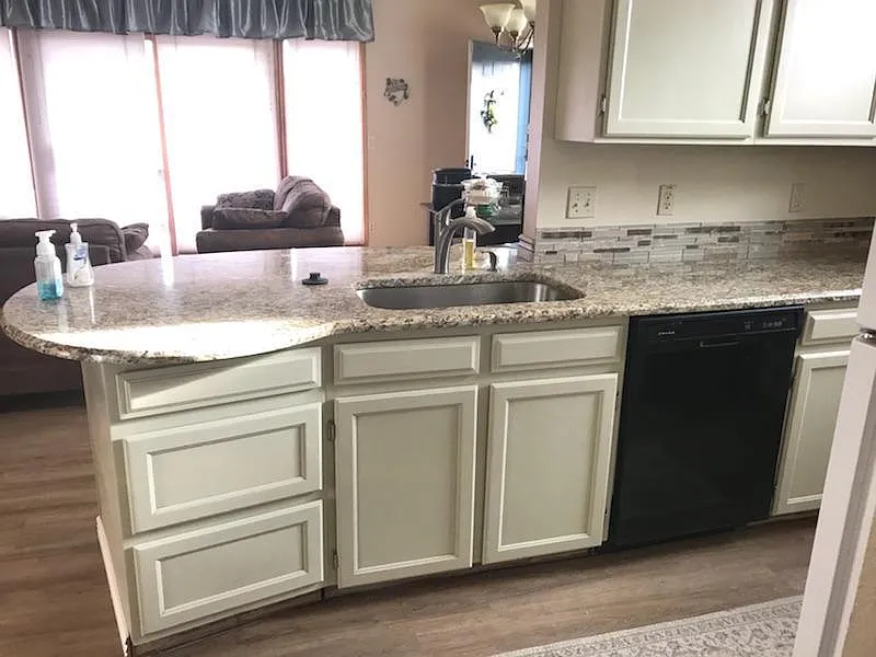 2 bed, 1500 sqft, $2,400 — Photo 3