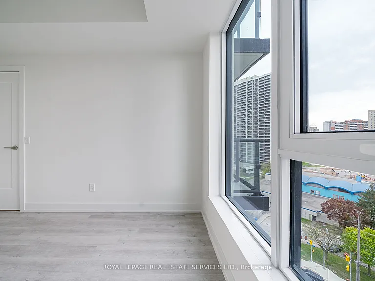 60 Central Park Dr #1207 — Photo 19