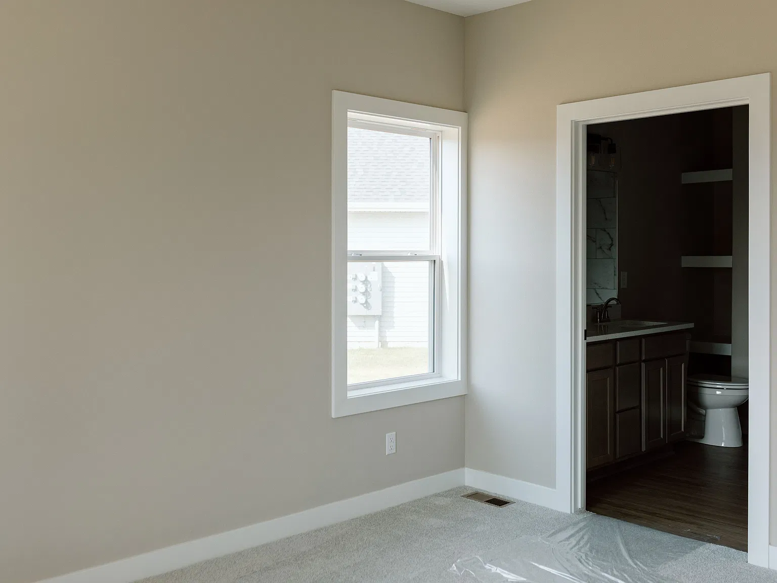 2 bed, 2.0 bath, 1385 sqft, $2,095 — Photo 3