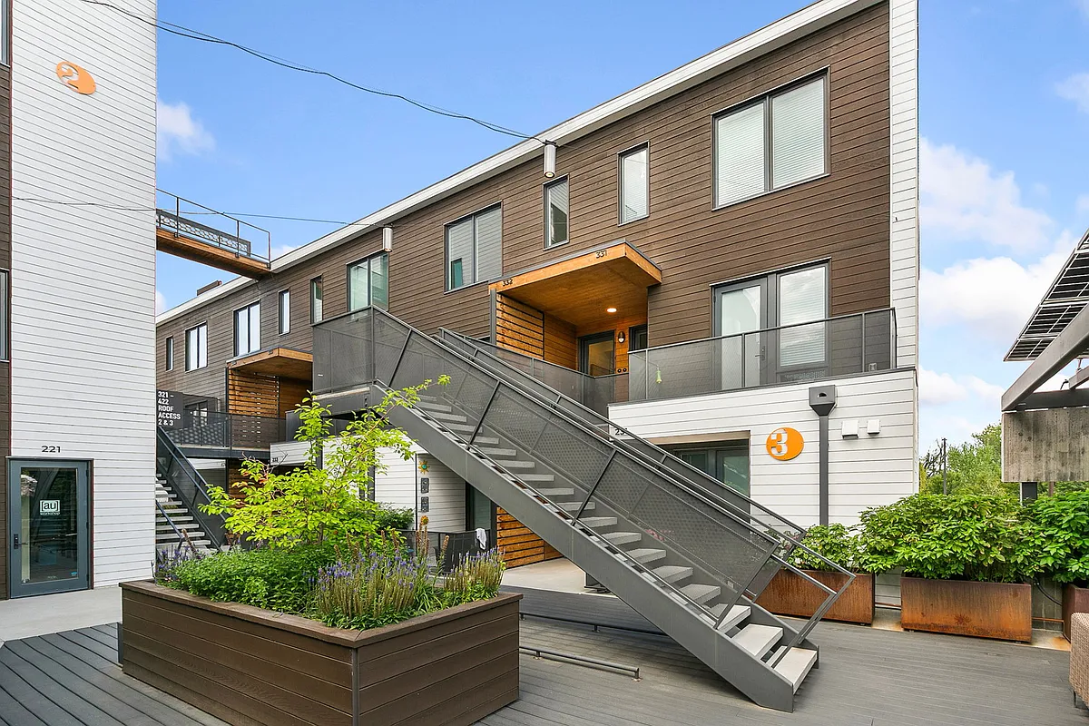 Building Photo - 401 Linden St #3-332