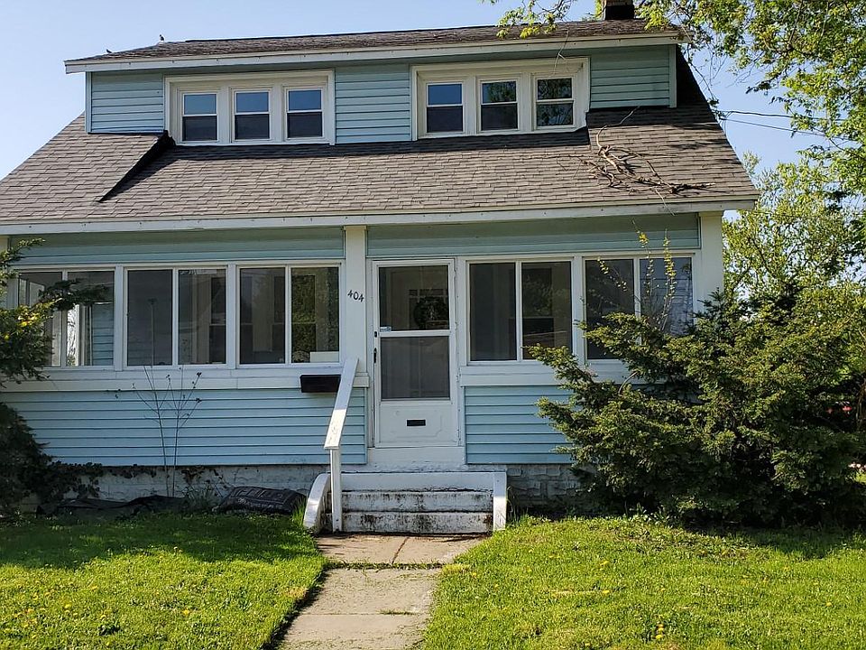 1st image of 404 Kenwood St NE