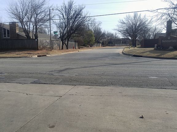 Entrance from 122 St into Arbors of Summerfield