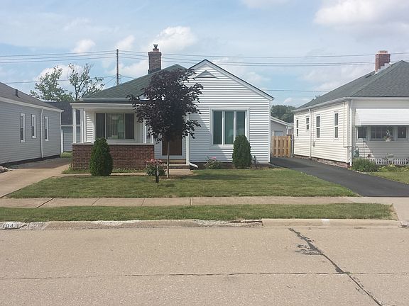 2nd image of 1304 Dartmoor Ave