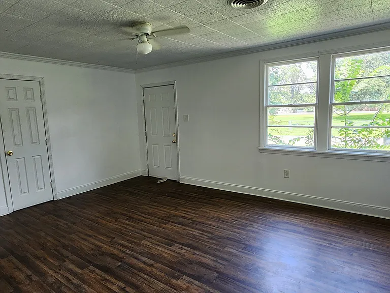 3547 Mission Dr — Photo 3