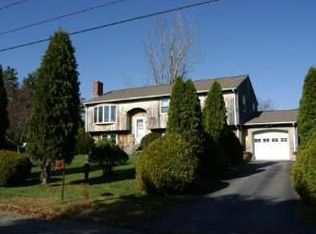 4 Bob White Ln, Bridgewater, MA 02324