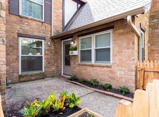4 Sunmeadow Blvd, Friendswood, TX 77546