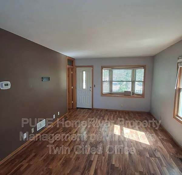 3321 37th St E — Photo 2