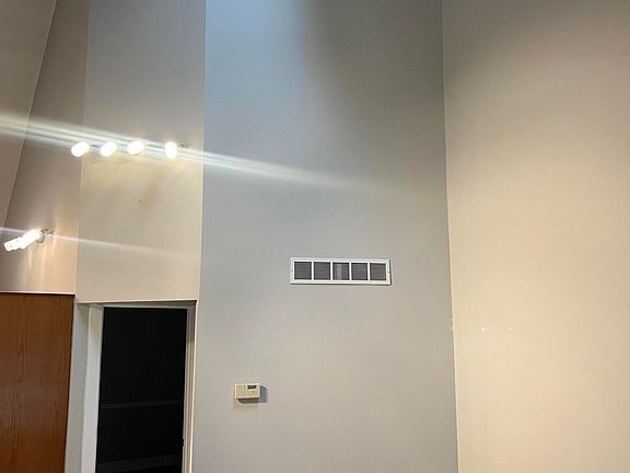 4th image of 305 Woodland Ave